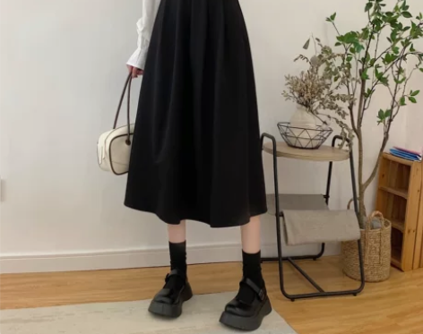 ?酒午伞裙 法式复古2021早秋新款赫本风...