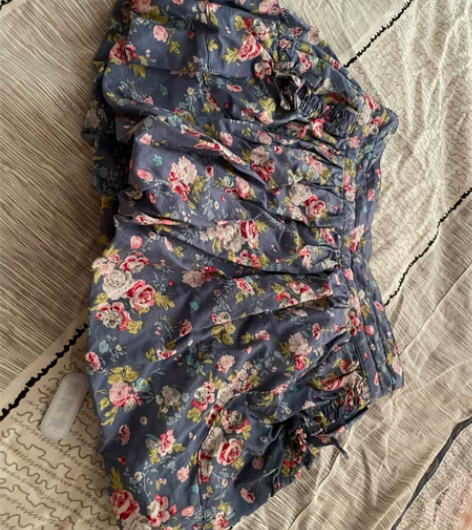 只下过水的 花苞裙 98cm 感兴趣的话点...