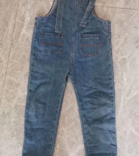 儿童夏季背带牛仔裤 130码 98新还多 ...