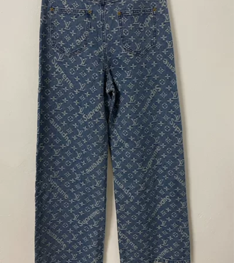 春秋无弹力直筒阔腿老花牛仔裤 全新带吊牌，...