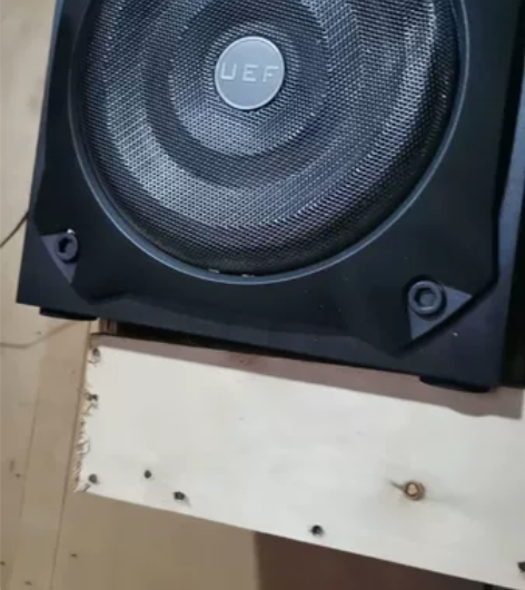 外国品牌，咱不知道是啥牌子的，开机就是外语...