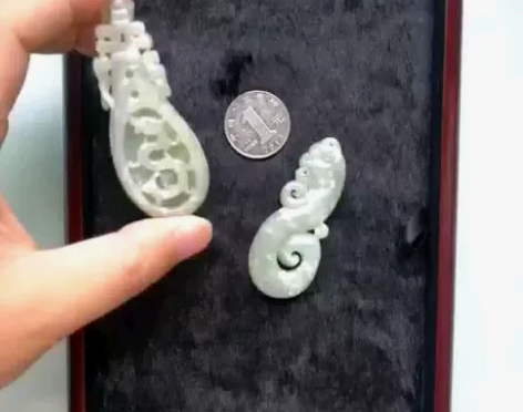 #玉雕区#新疆和田玉雪花棉玉琵琶，玉龙钩精...