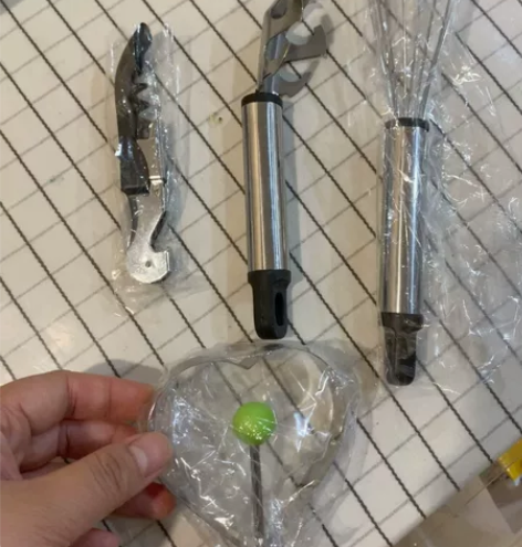 厨房工具四件套：手动打蛋器、防烫提盘器、红...