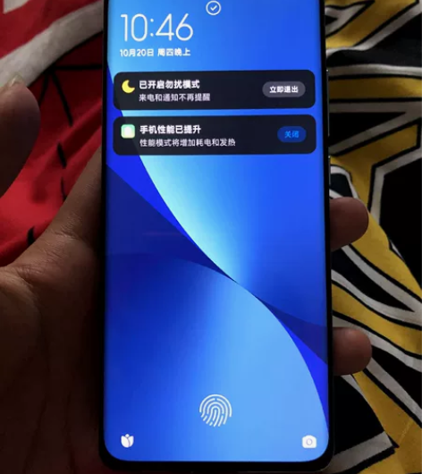 小米12在保8+128因为裸机用成色还凑合...