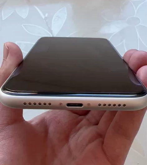 国行苹果11挑战全网二手机成色 外观没有划...