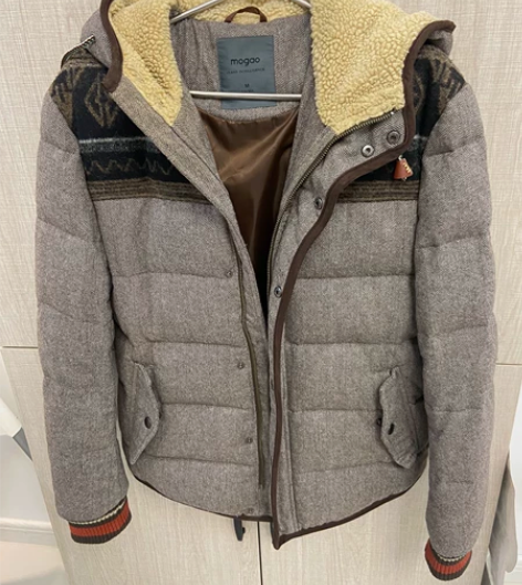 摩高羽绒服男，线下购买，没穿几次，帽子的领...