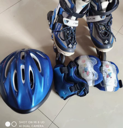 #直排轮滑鞋 #夏季滑板少年 出售儿童旱冰...