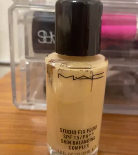 MAC 魅可定制无瑕粉底液nc12 哺乳期...
