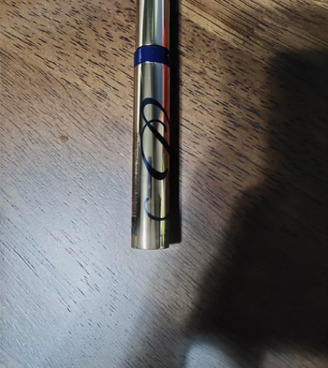 睫毛膏，雅诗兰黛睫毛膏正装8毫升，65元，...