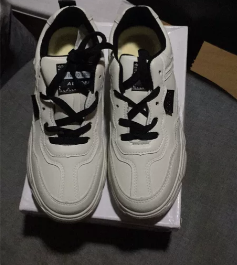 全新39码运动鞋，女士秋冬鞋！皮子鞋底超软...