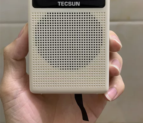 德生R218 收音机 京东自营入手。大学英...