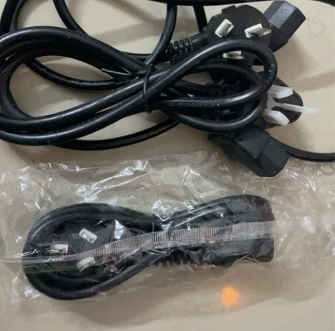 搬家了!一堆东西!三条电脑主机电源线!也可...