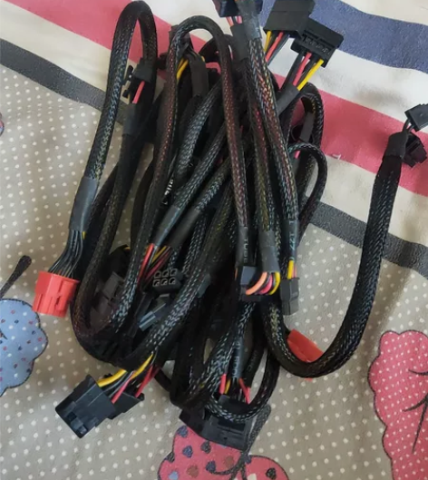 装机剩下的各种电脑电源线，转接线，显卡6+...