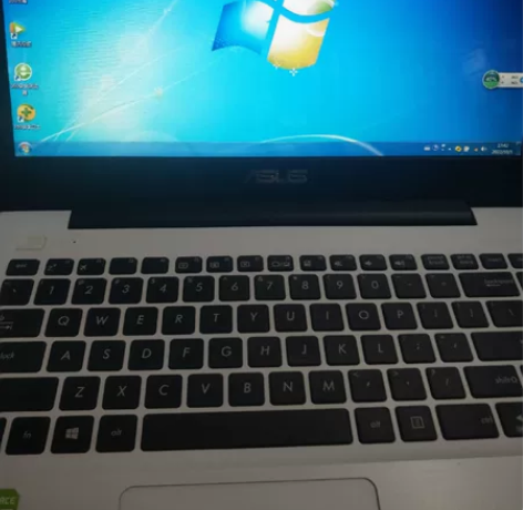 女生个人自用华硕笔记本，自己爱护的比较好，...