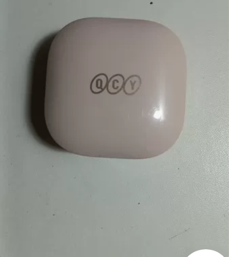 闲置蓝牙耳机，Qcy入耳式，带冲电器，触摸...