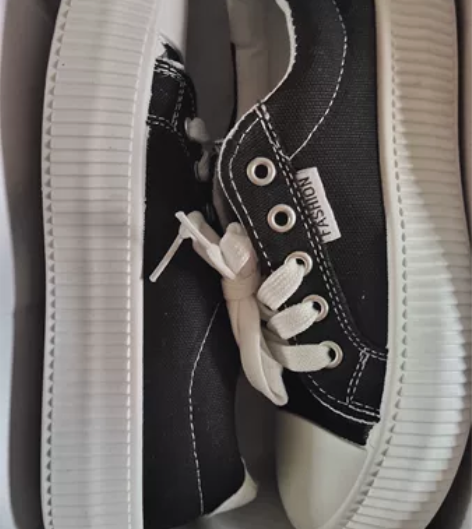 全新35码帆布鞋 黑白百搭款，跟高2公分 ...