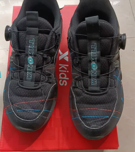 特步Kids旋钮鞋37码，内长23.5，不...