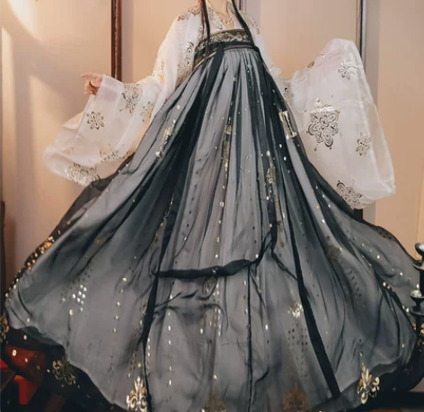 裳云兮玉笼春正品，上衣襦裙，大绣衫 3米裙...