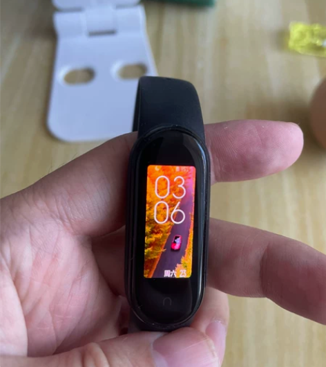 小米手环5nfc 9成新 再多送一个腕带 ...