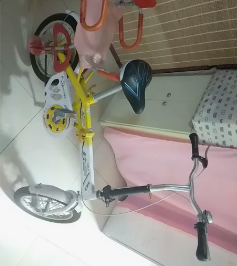 永久折叠小自行车可带娃 感兴趣的话点“我想...