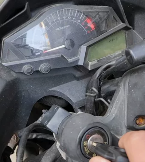 转让一辆大力神牌摩托车，跑的太快发动机出问...