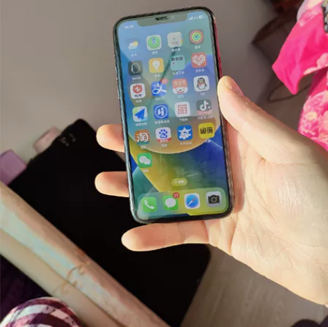 苹果11pro 64G国行版，成色好，没有...