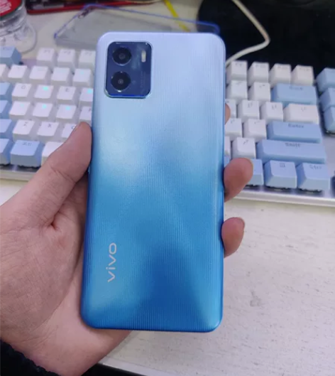 vivo y32t 4+64 客服在保 一...