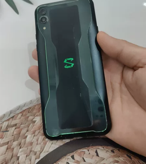 黑鲨2  8+128全网通 有无拆修:无拆...