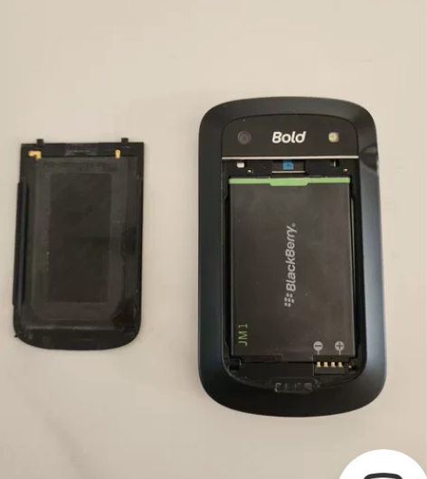黑莓bold 9930 触屏 机身内存：6G
