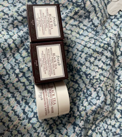 馥蕾诗黑茶面膜 全新15毫升有三个 一个5...