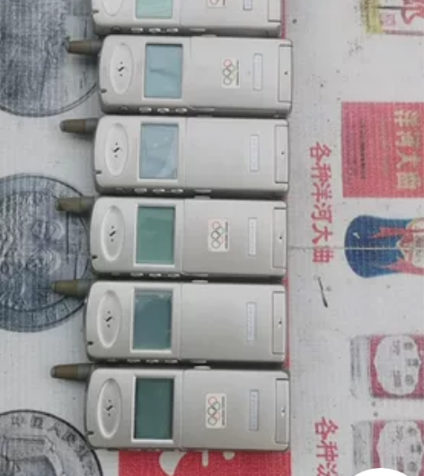 出售摩托罗拉，三星，30部，有需要的请与我...