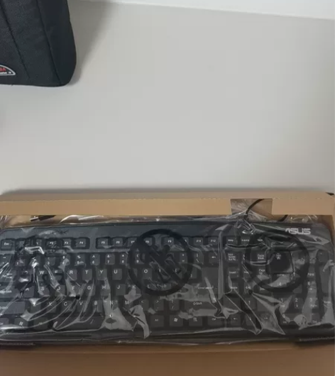 华硕全新电脑键盘+鼠标，没用过的 感兴趣的...