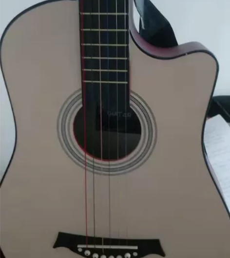 原价1900多的吉他几乎全新单板吉他便宜出,很喜欢练琴,因为... 原价1900多的吉他几乎全新单板吉他便宜出,很喜欢练琴,因为...