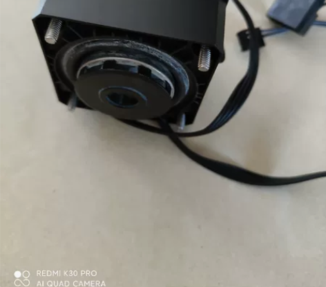 我家电脑机箱里的水泵。 感兴趣的话点“我想...