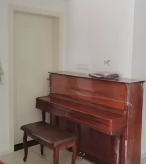 出一台钢琴，实体店买的15000，现在60...