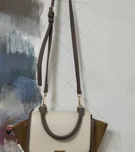 斜挎女士小包包 感兴趣的话点“我想要”和我...