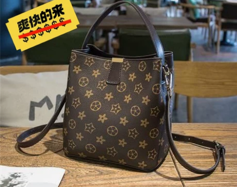 【闲置】香港代购真皮时尚潮限定女包单肩斜挎...