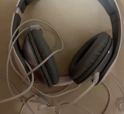 漫步者耳机，J东买成160，只用过一两次给...