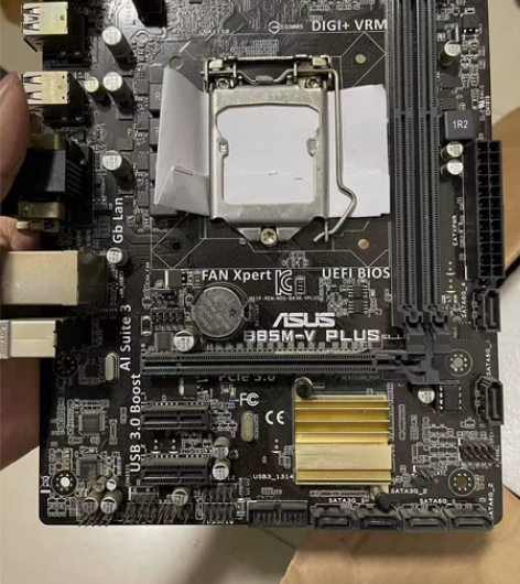 两张坏主板一张华硕b85针脚弯了，一张七彩...