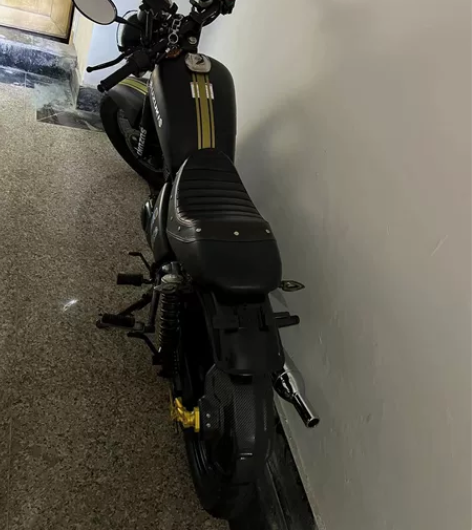 二手复古摩托车机车最舒适 铃木150复古带...