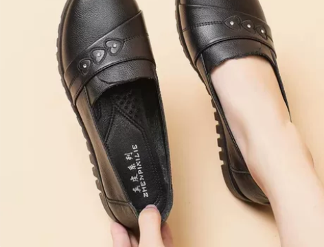 新款妈妈鞋单鞋真皮工作鞋女中老年平底防滑鞋...