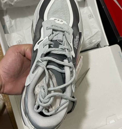 李宁跑鞋Azgs053-3 全新原盒左右颜...