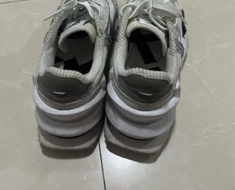 李宁运动鞋，月光灰，穿过有点脏，可以自己刷...