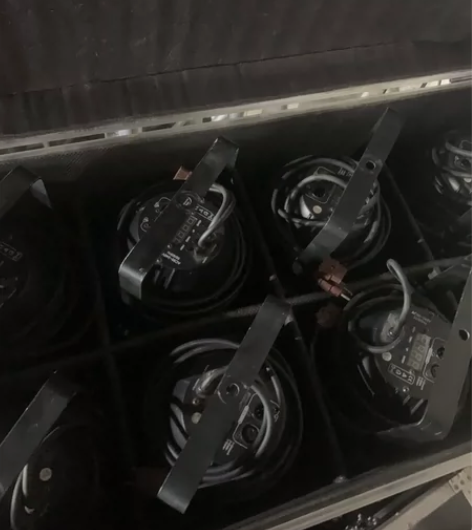 24台3箱共1800元百奇品牌led帕灯有...