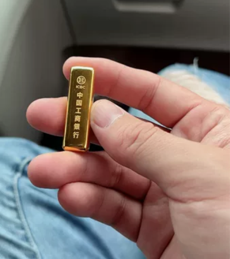 黄金大涨了,这个价格绝对是个出手的好机会,...