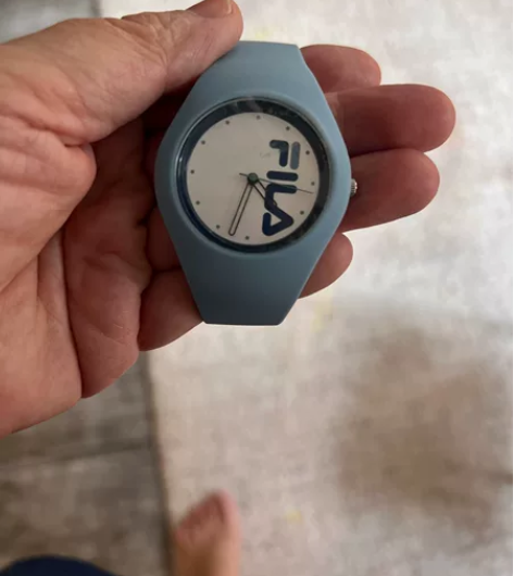 {专属}FILA斐乐手表简约潮流休闲表学生...