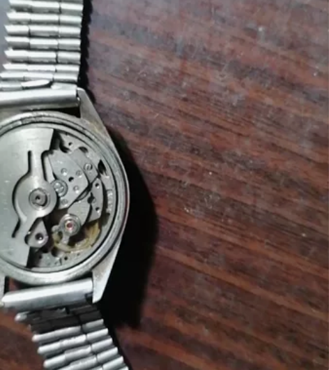 老庄西铁城男表当配件 感兴趣的话点“我想要...