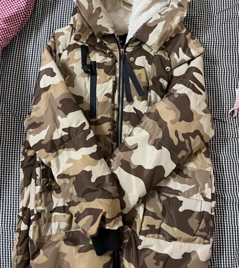 迷彩服羽绒服，m码，买来三百多 感兴趣的话...
