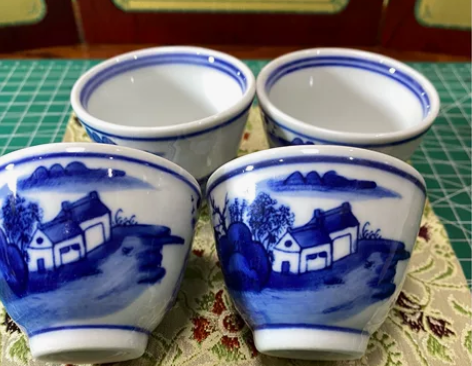 日本青花 酒杯茶杯 一共四客，全品相无底款...