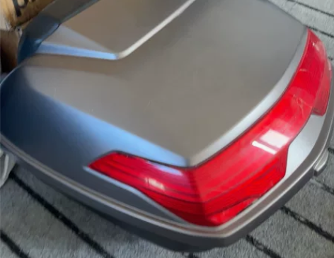 afr 125原装尾箱，我换了个大点的故闲...